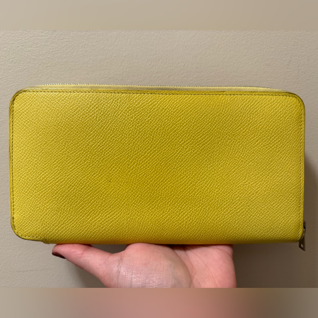 Rare Authentic Hermes  Zippy Wallet